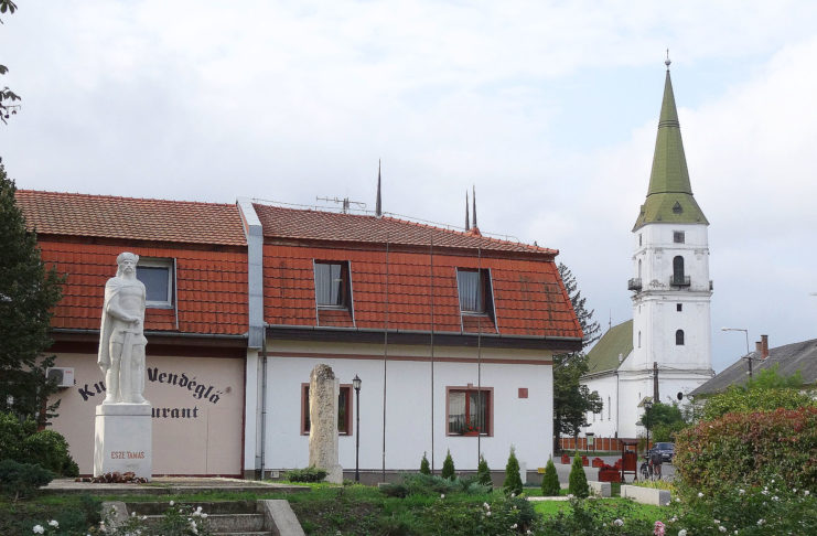 Itt született Esze Tamás – Tarpa